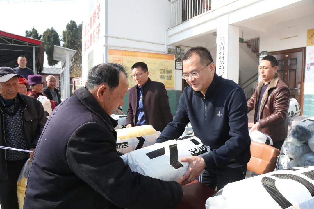 脱贫不脱帮，温情不打折——三台县人民检察院开展走访慰问“送温暖”活动